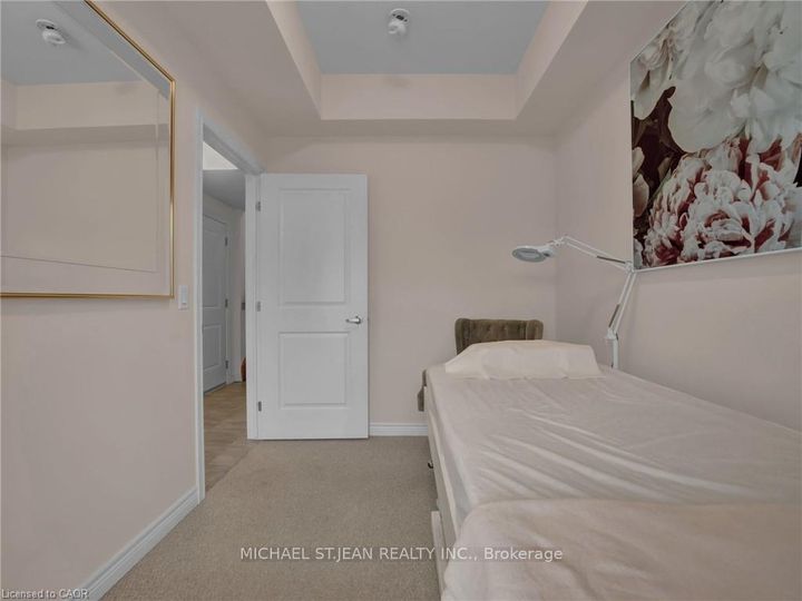 Photo 9 at 101 Mallard Trail, Waterdown, Hamilton