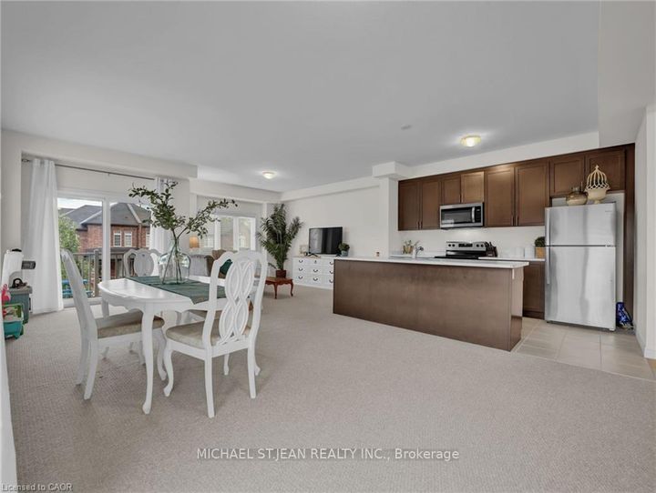 Photo 11 at 101 Mallard Trail, Waterdown, Hamilton