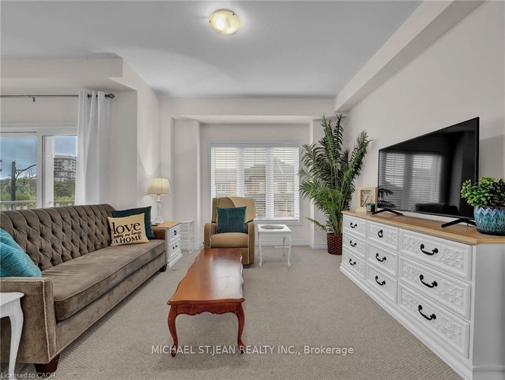 Photo 13 at 101 Mallard Trail, Waterdown, Hamilton