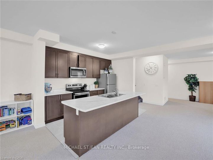 Photo 15 at 101 Mallard Trail, Waterdown, Hamilton