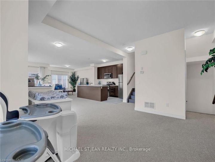 Photo 19 at 101 Mallard Trail, Waterdown, Hamilton