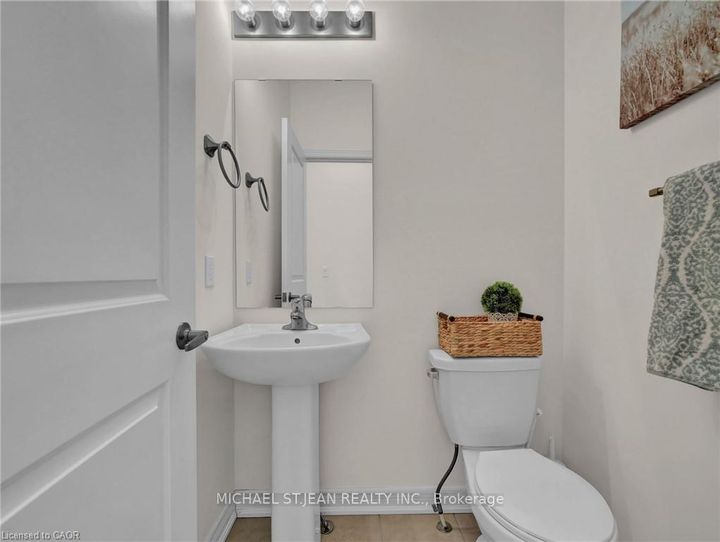 Photo 22 at 101 Mallard Trail, Waterdown, Hamilton
