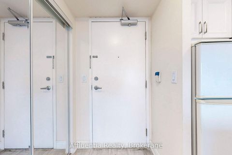 Photo 9 at 1708 - 38 Lee Centre Drive, Woburn, Toronto