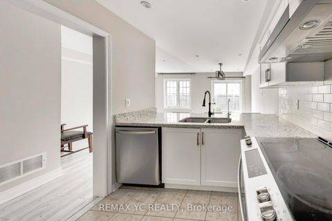 Photo 11 at 151 Amulet Crescent, Rouge Woods, Richmond Hill