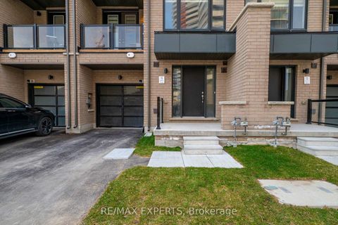 Photo 4 at 34 Dandara Gate, Steeles West Industrial, Vaughan