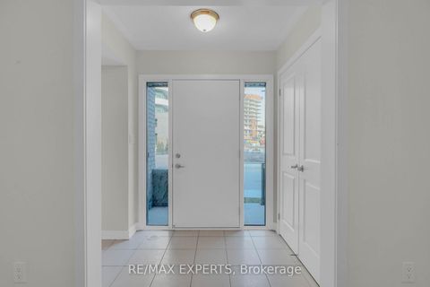 Photo 5 at 34 Dandara Gate, Steeles West Industrial, Vaughan