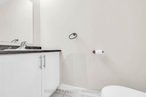 Photo 18 at 34 Dandara Gate, Steeles West Industrial, Vaughan