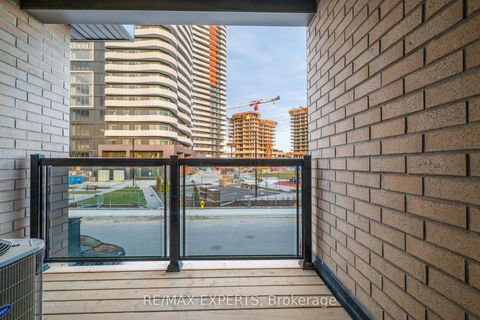 Photo 19 at 34 Dandara Gate, Steeles West Industrial, Vaughan