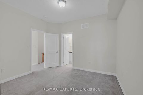 Photo 25 at 34 Dandara Gate, Steeles West Industrial, Vaughan