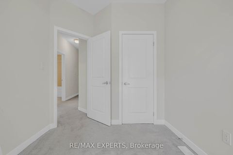 Photo 30 at 34 Dandara Gate, Steeles West Industrial, Vaughan