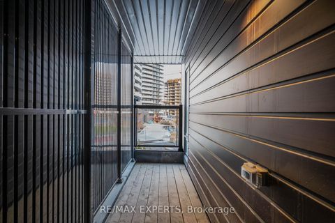 Photo 32 at 34 Dandara Gate, Steeles West Industrial, Vaughan