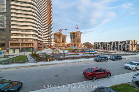 Photo 33 at 34 Dandara Gate, Steeles West Industrial, Vaughan