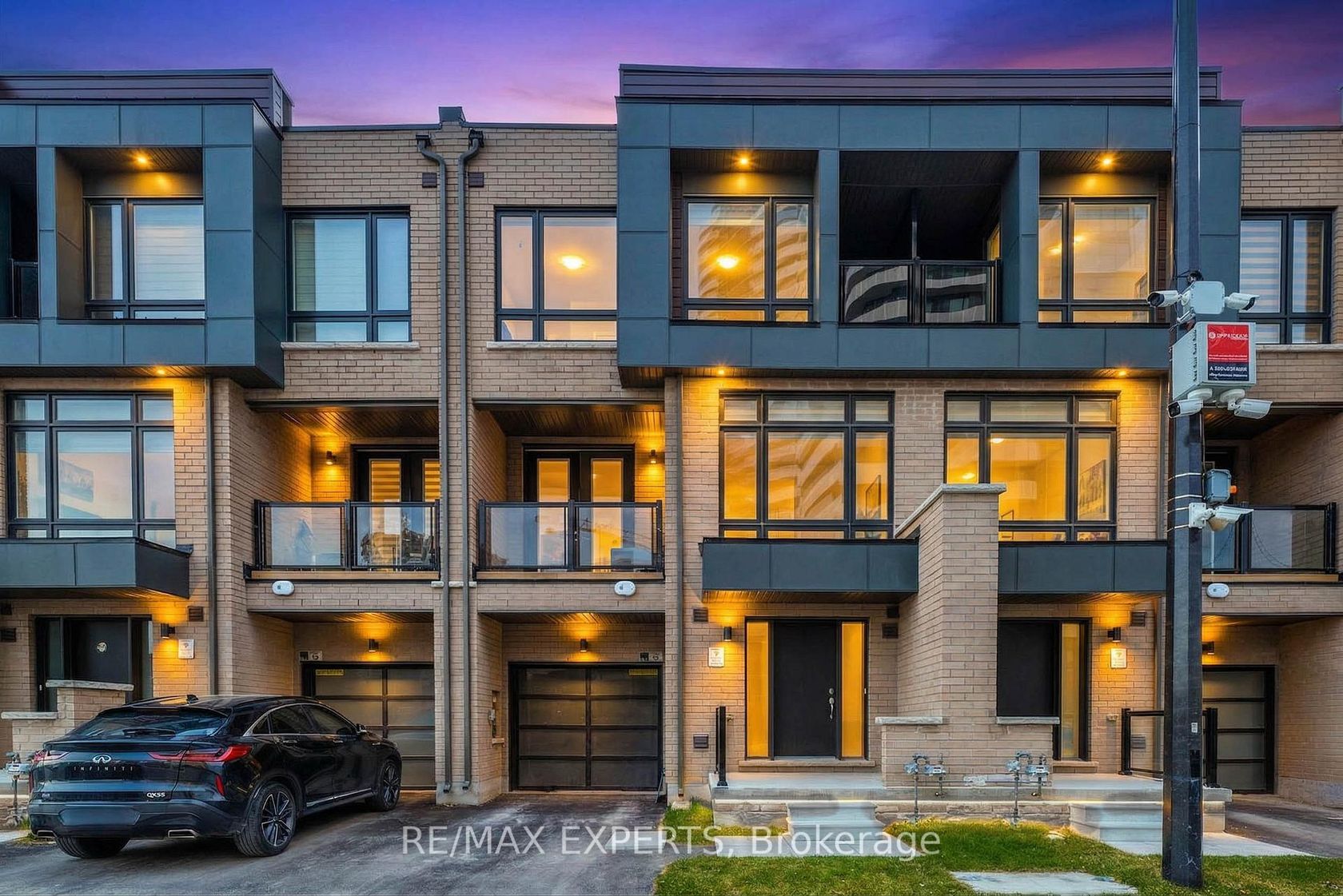 34 Dandara Gate, Steeles West Industrial, Vaughan photo number 2