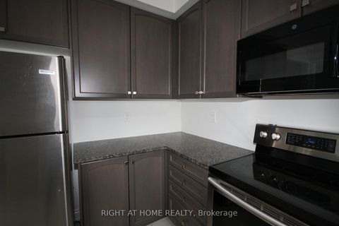 Photo 13 at 66 White Crescent, Holly, Barrie