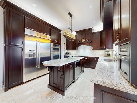 Photo 12 at 80 Puccini Drive, Oak Ridges, Richmond Hill