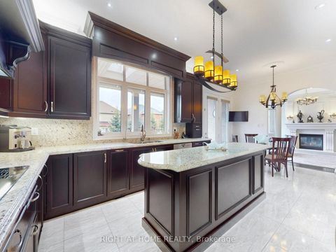 Photo 13 at 80 Puccini Drive, Oak Ridges, Richmond Hill