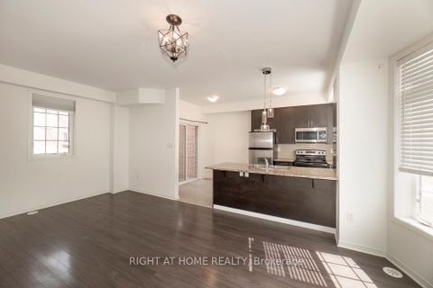 Photo 5 at 61 - 401 Beechgrove Drive, West Hill, Toronto