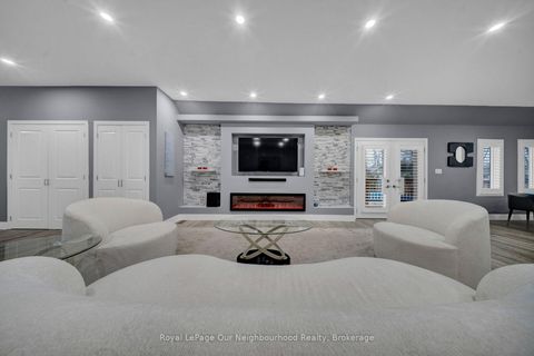 Photo 8 at 5 Melody Lane, Sutton & Jackson's Point, Georgina