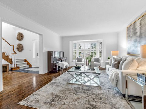 Photo 6 at 9 Temagami Court, Newtonbrook East, Toronto