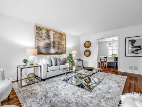 Photo 7 at 9 Temagami Court, Newtonbrook East, Toronto