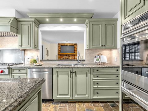 Photo 12 at 9 Temagami Court, Newtonbrook East, Toronto