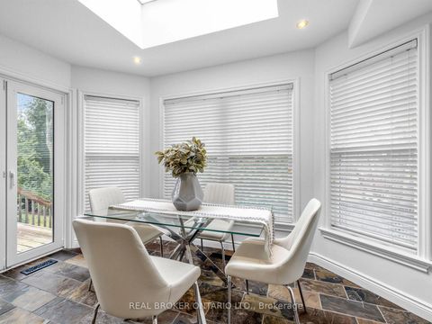 Photo 13 at 9 Temagami Court, Newtonbrook East, Toronto