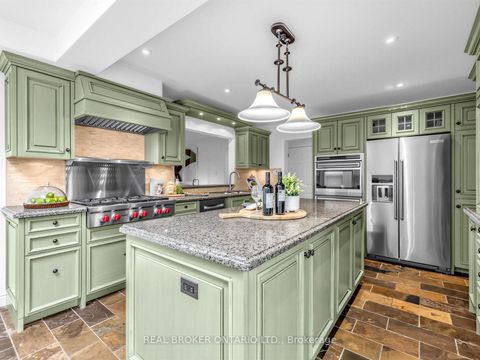 Photo 15 at 9 Temagami Court, Newtonbrook East, Toronto