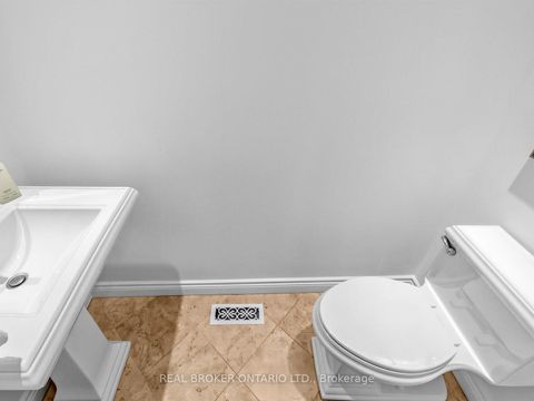 Photo 20 at 9 Temagami Court, Newtonbrook East, Toronto