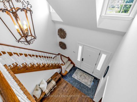 Photo 21 at 9 Temagami Court, Newtonbrook East, Toronto