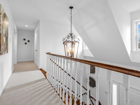 Photo 22 at 9 Temagami Court, Newtonbrook East, Toronto