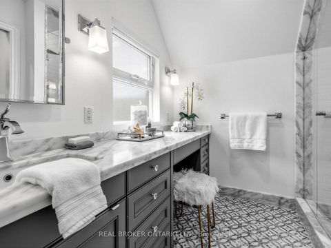 Photo 25 at 9 Temagami Court, Newtonbrook East, Toronto