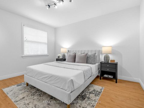 Photo 27 at 9 Temagami Court, Newtonbrook East, Toronto