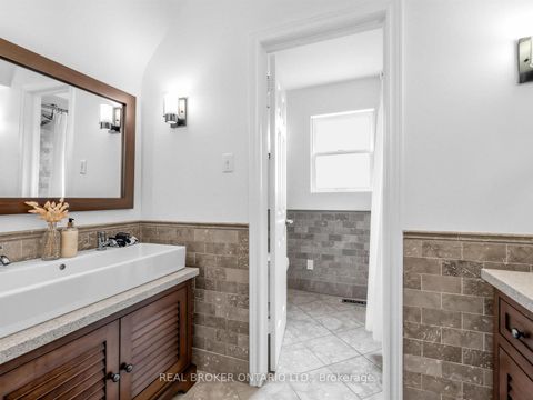 Photo 28 at 9 Temagami Court, Newtonbrook East, Toronto