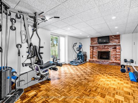 Photo 34 at 9 Temagami Court, Newtonbrook East, Toronto