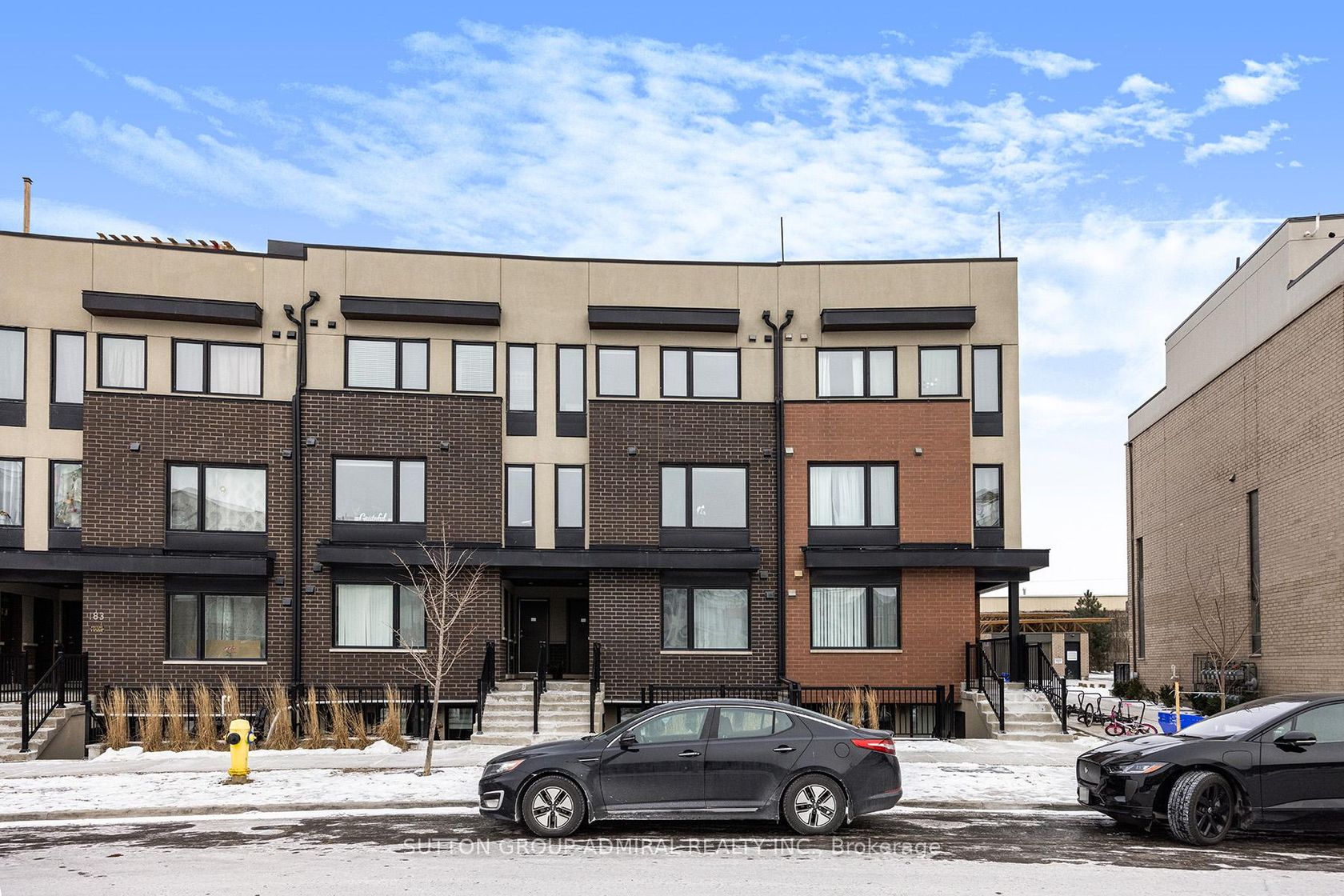 7 - 181 William Duncan Road, CFB, Toronto photo number 2