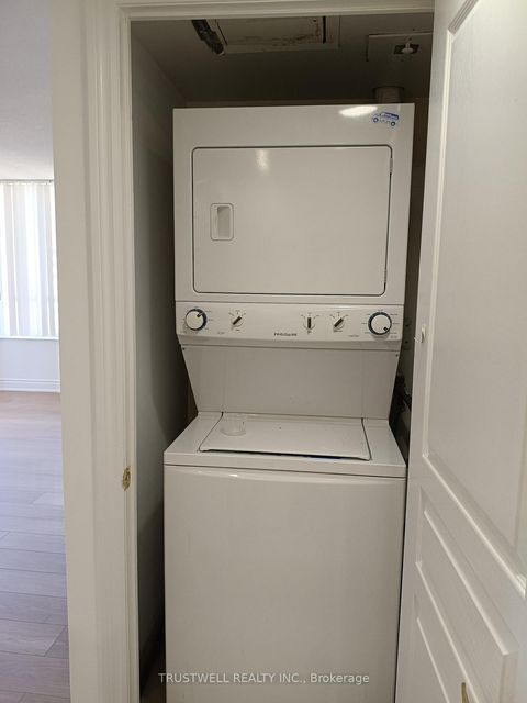 Photo 9 at 1618 - 15 Northtown Way, Willowdale East, Toronto