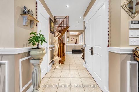 Photo 2 at 15 Ozner Crescent, Vellore Village, Vaughan
