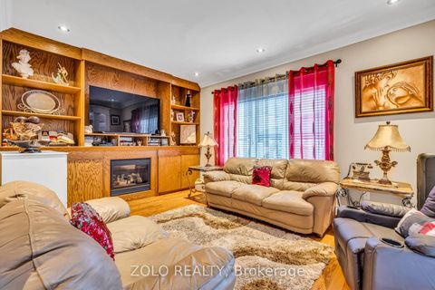 Photo 4 at 15 Ozner Crescent, Vellore Village, Vaughan