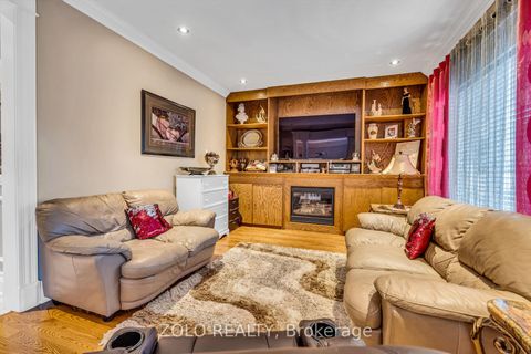 Photo 5 at 15 Ozner Crescent, Vellore Village, Vaughan