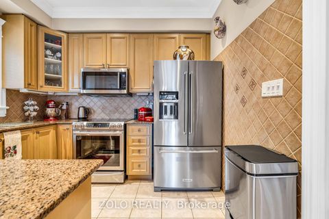 Photo 8 at 15 Ozner Crescent, Vellore Village, Vaughan