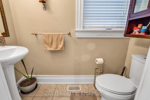 Photo 10 at 15 Ozner Crescent, Vellore Village, Vaughan