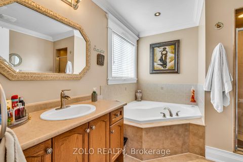 Photo 15 at 15 Ozner Crescent, Vellore Village, Vaughan