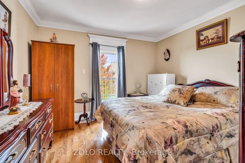 Photo 16 at 15 Ozner Crescent, Vellore Village, Vaughan