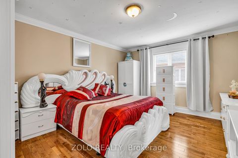 Photo 19 at 15 Ozner Crescent, Vellore Village, Vaughan