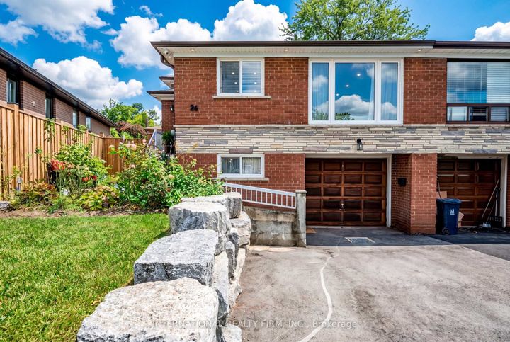 Photo 1 at 26 Dellbrook Crescent, Humber Summit, Toronto