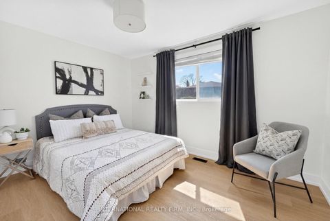 Photo 7 at 26 Dellbrook Crescent, Humber Summit, Toronto