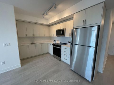 Photo 4 at 808 - 2545 Simcoe Street N, Windfields, Oshawa