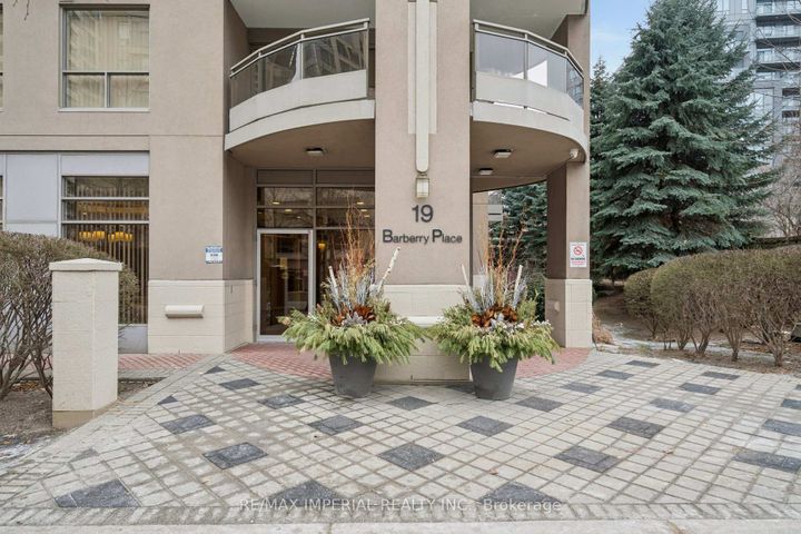 Photo 2 at 307 - 19 Barberry Place, Bayview Village, Toronto