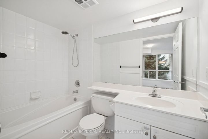 Photo 8 at 307 - 19 Barberry Place, Bayview Village, Toronto