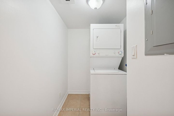 Photo 9 at 307 - 19 Barberry Place, Bayview Village, Toronto